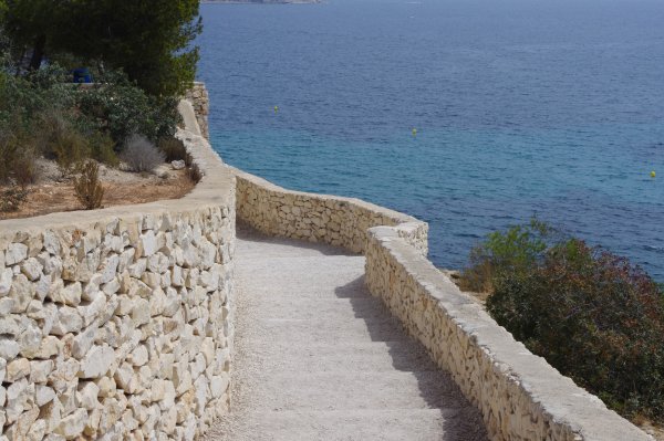 Ступеньки в воду