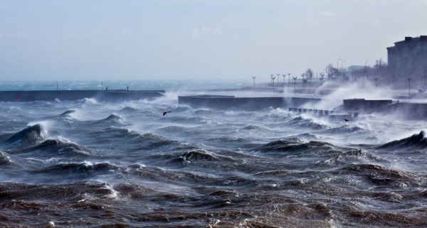Сильное волнение моря