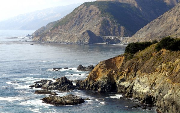 Гористый берег