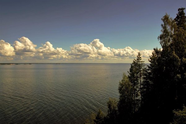 Река Волга и море