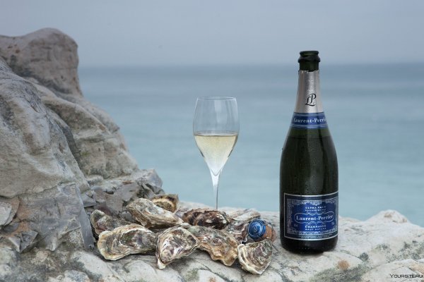 Шампанское и море