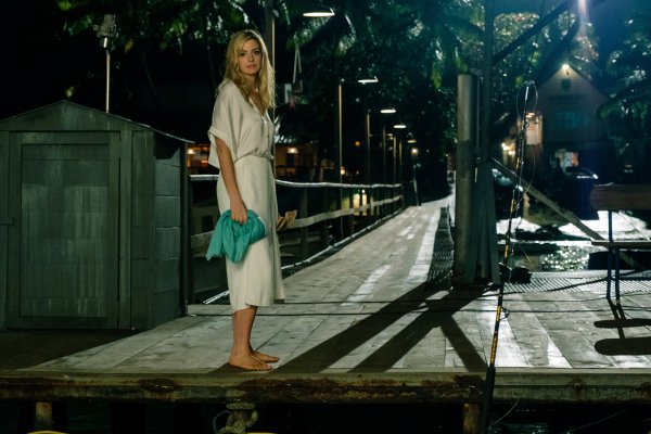 Море соблазна / Serenity (2019)