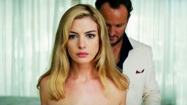 Мужчина и женщина на море