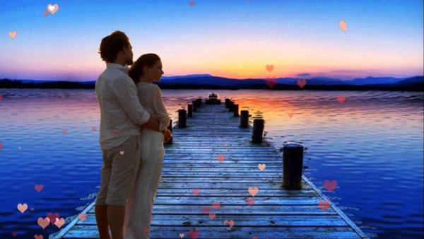 Влюбленные на берегу моря