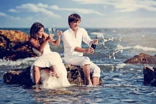 Влюбленные на море живопись