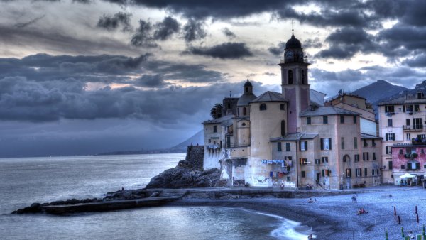 Камольи каменная бухта