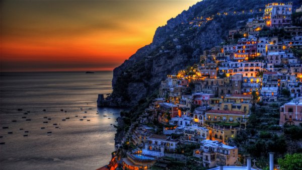 Позитано Италия ночью