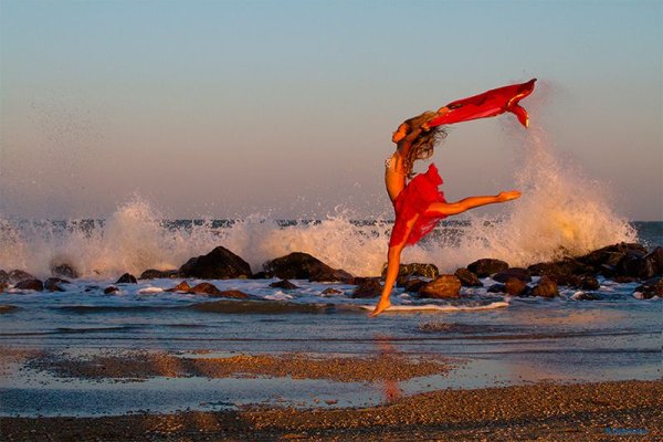 Танцует на море