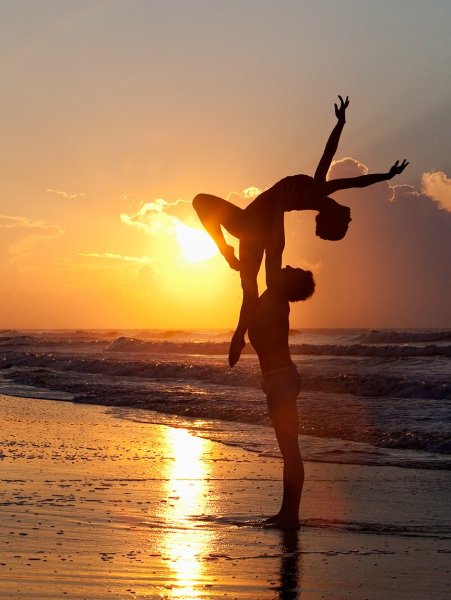 Танец на закате