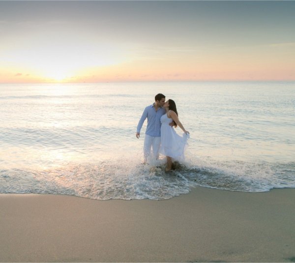 Двое на море