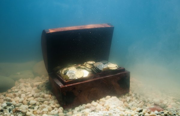 Сундук с золотом на острове