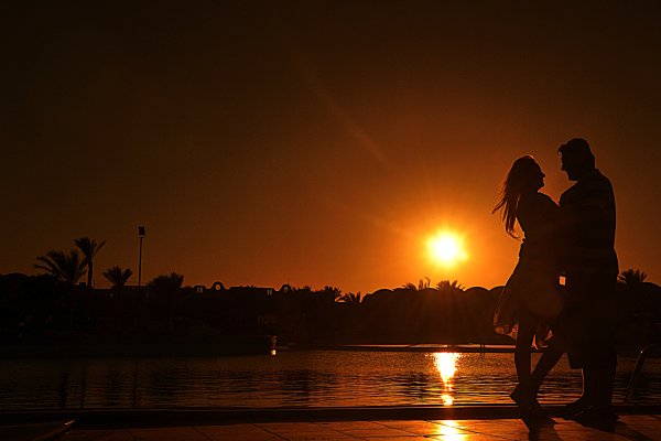 Романтическая встреча влюбленных