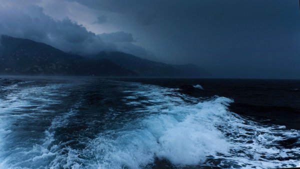 Темное море