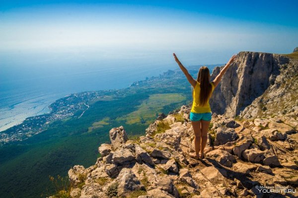 Гора ай-Петри в Крыму девушки
