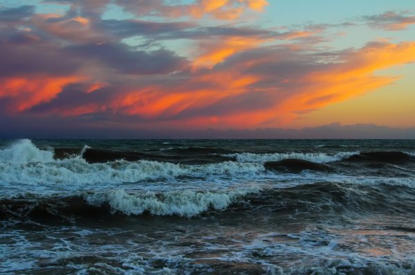 Штормовое черное море