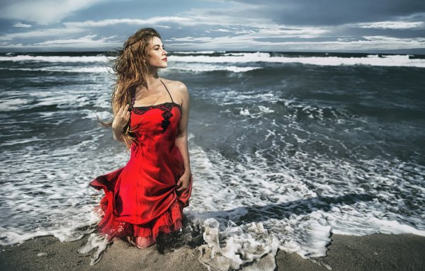 Девушка в Красном у моря