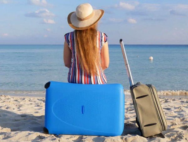 Туристы море чемодан