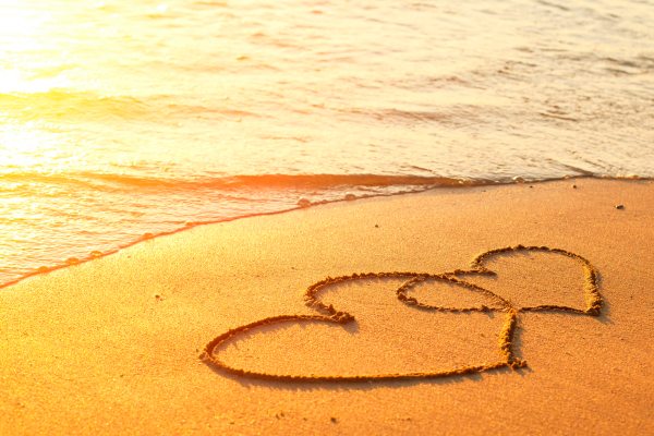 Два сердца на песке