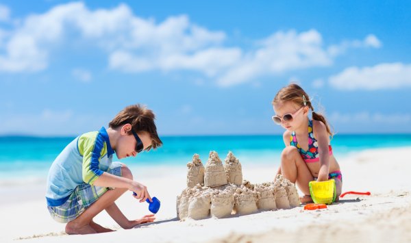 Дети отдыхают бесплатно надпись