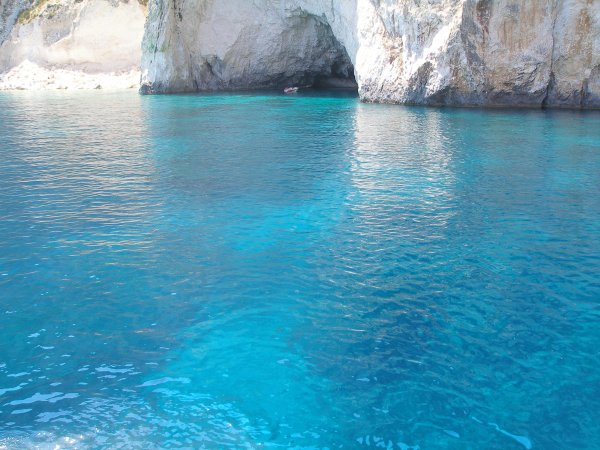 Голубое прозрачное море