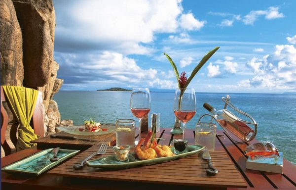 Красивый завтрак с видом