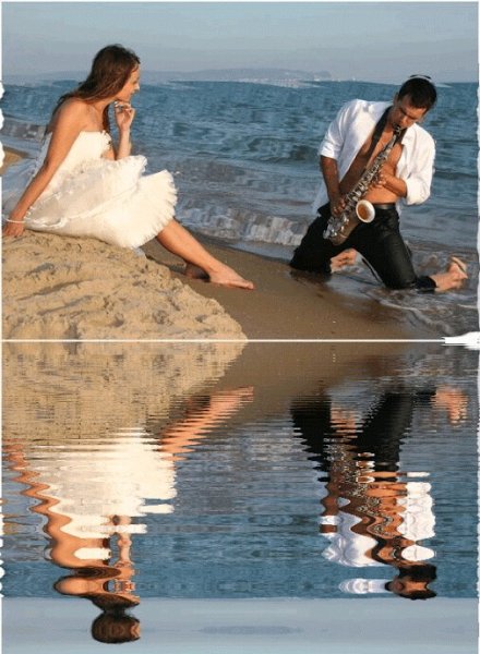 Двое танцуют на берегу