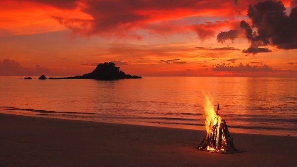 Костер на закате