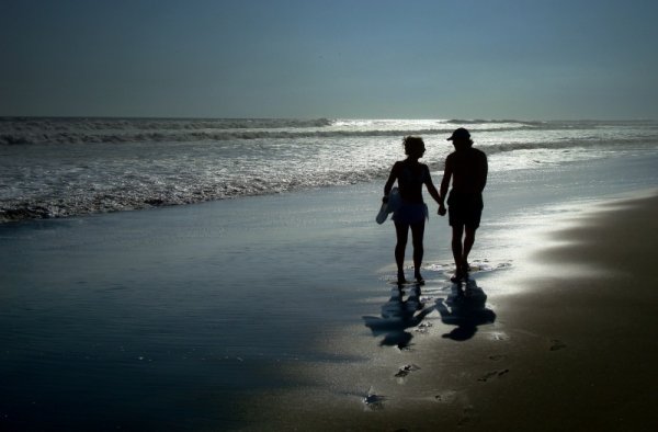 Влюбленные на берегу