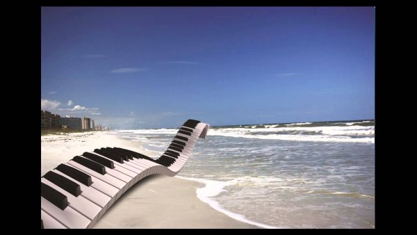 Фортепиано и море