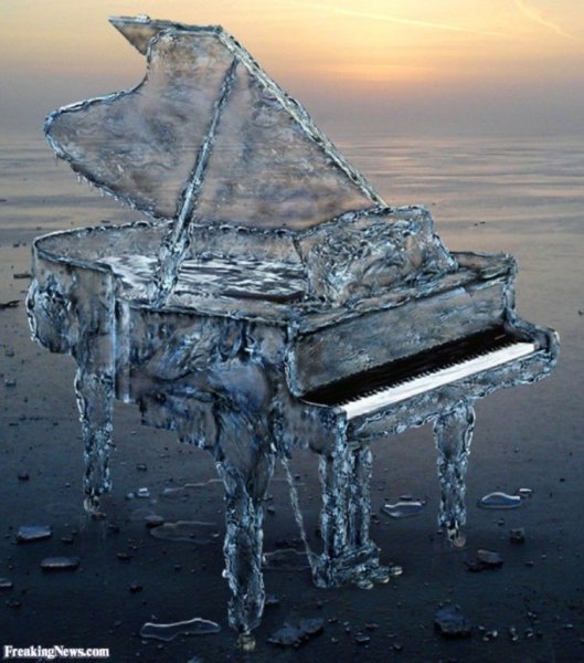 Фортепиано и море