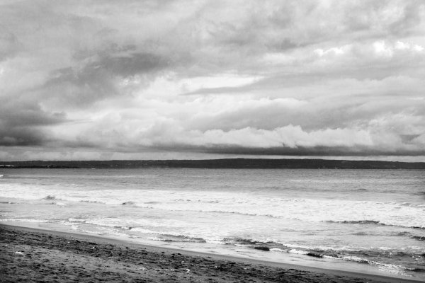 Море черно белое