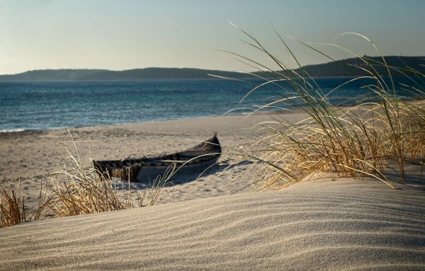 Лодка в море