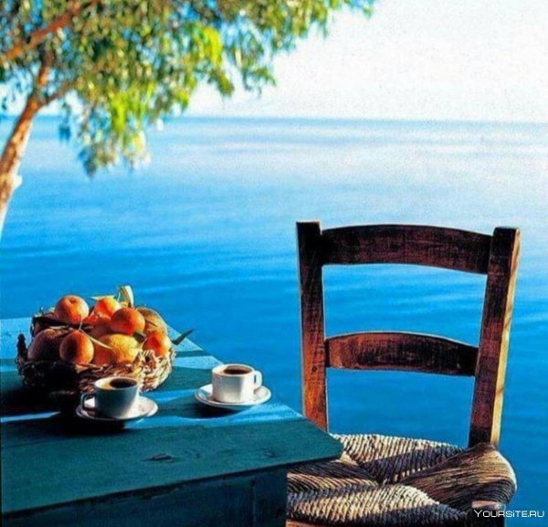 Столик с красивым видом