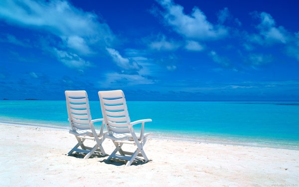 Шезлонг на пляже