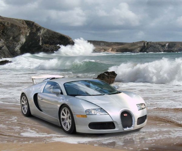 Бугатти на фоне моря