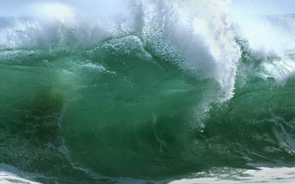 Волны у берега