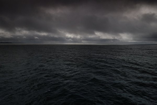 Темное море