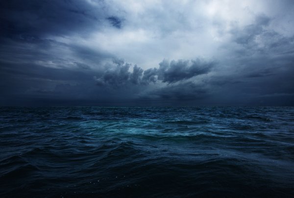 Темное море