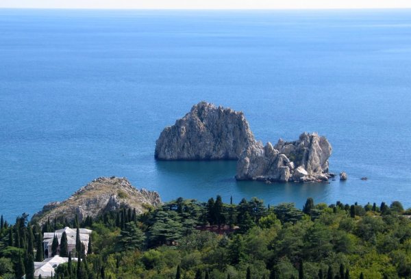 Скалы адалары в Гурзуфе