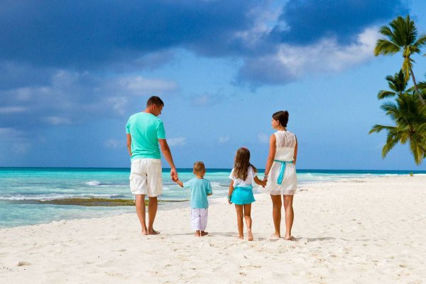 Фотосессия семьи на море