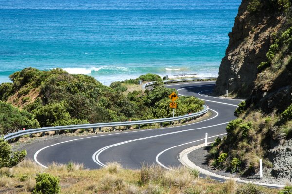 Дорога вдоль моря