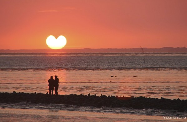 Закат на море любовь