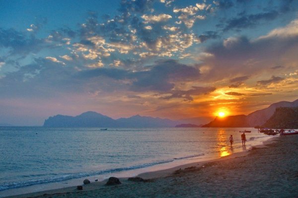 Крым Алушта закат