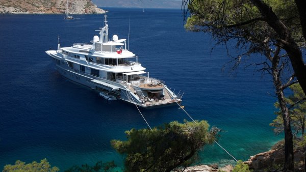 Яхта на рассвете