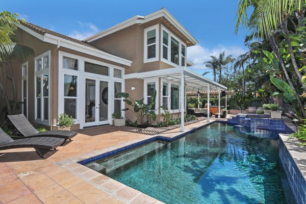 Рамон Эстеве Villa