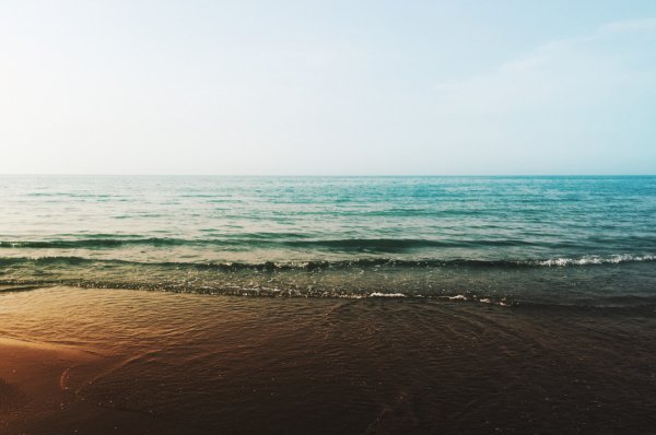Море берег Горизонт