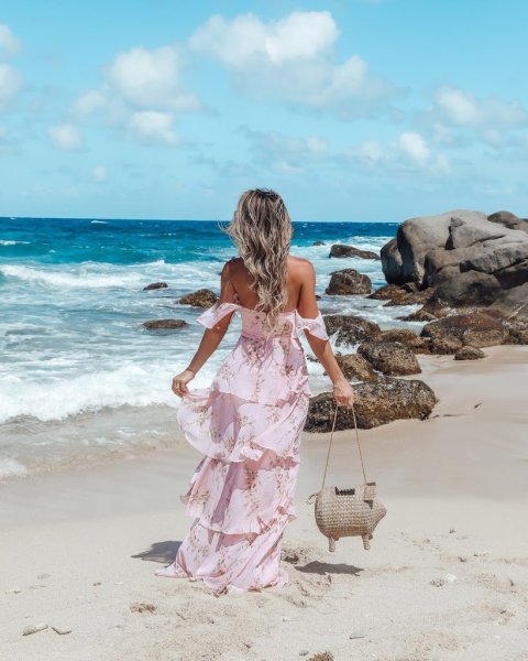 Фотосессия на море в платье