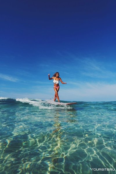 Девушка и океан