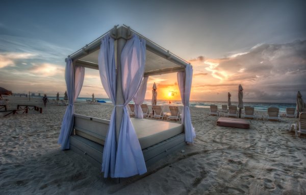 Беседка с видом на море