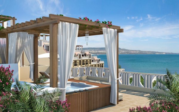 Беседка у моря